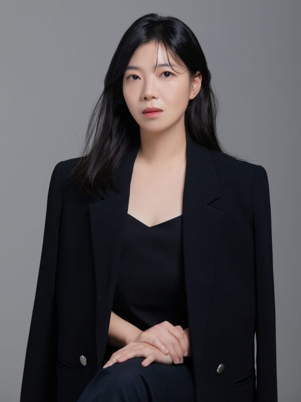 Headshot_MiaHyeYeonKim