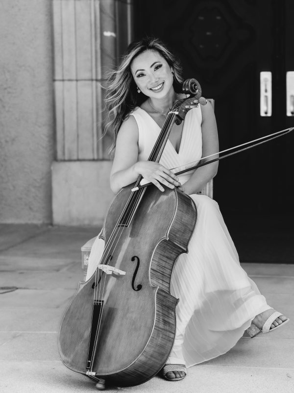 Photo Esther Back profile